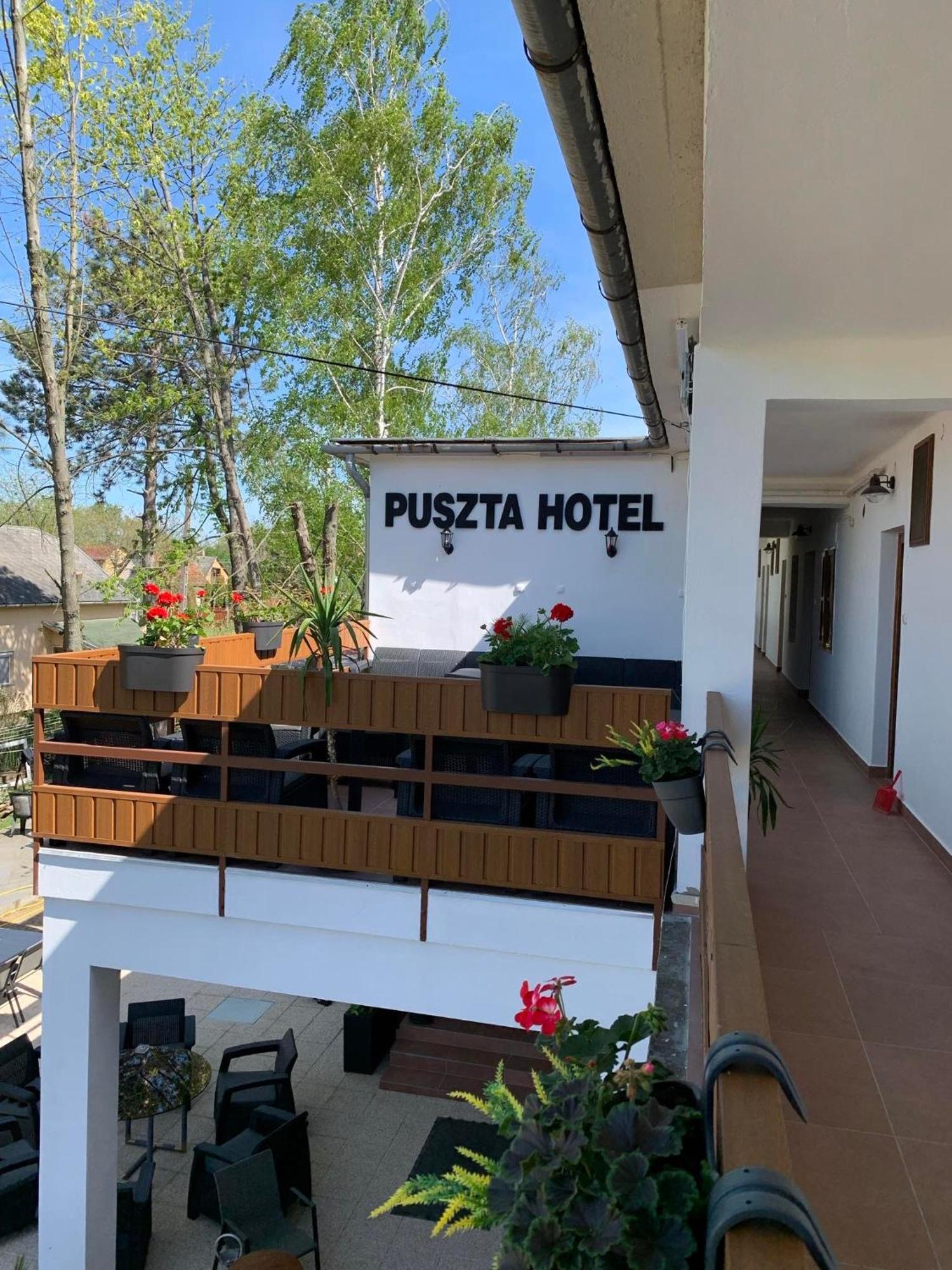 Puszta Hotel Берекфірдив Екстер'єр фото